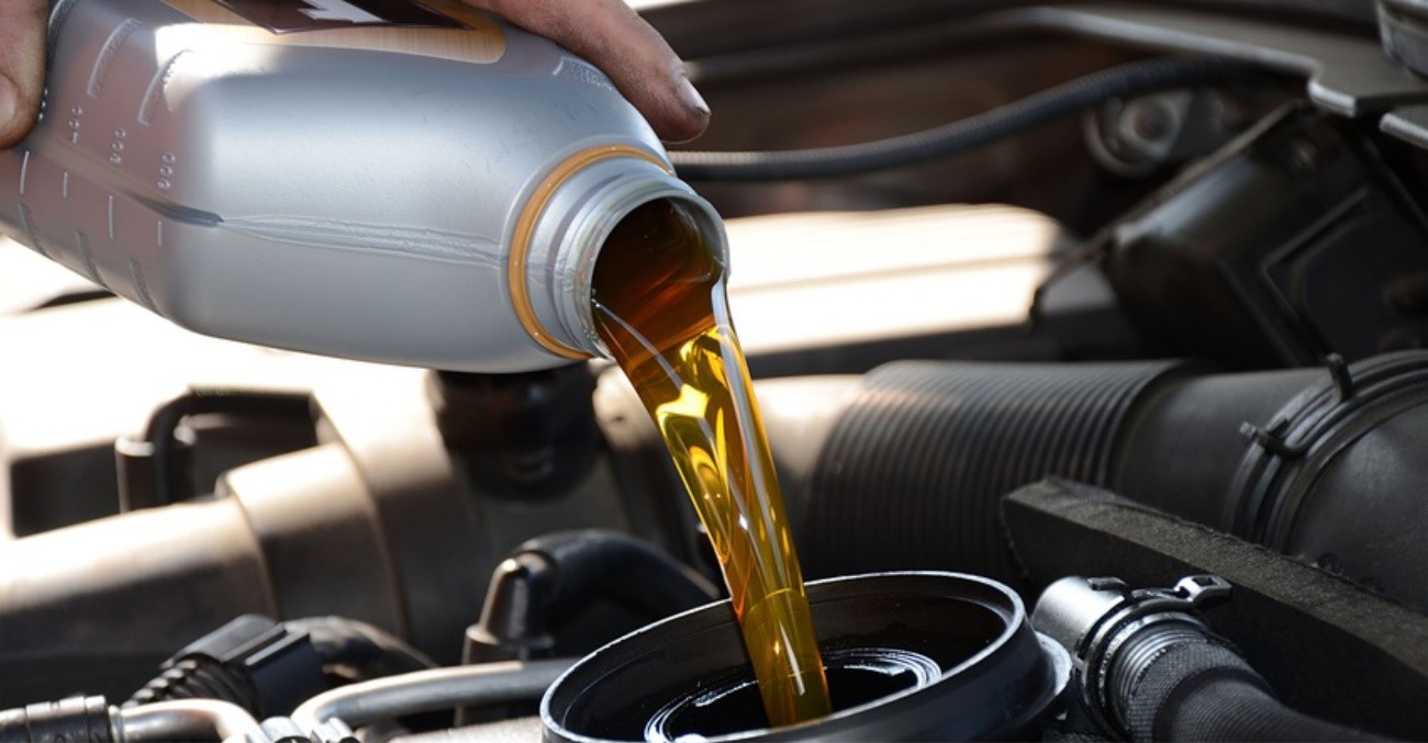 Como fazer seu cliente entender a importância da troca de óleo e gerar rentabilidade em sua loja de autopeças
