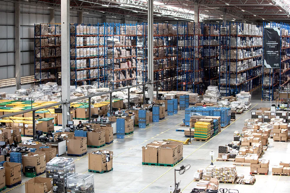 Extrema (MG): como uma cidade pequena virou o polo do e-commerce brasileiro e o que muda com a Reforma Tributária